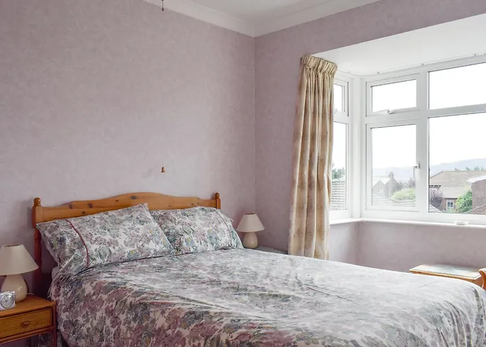 Rose Garth * Robin Hood's Bay