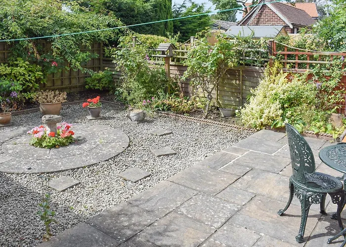 Rose Garth Robin Hood's Bay