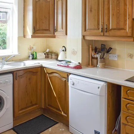 Rose Garth Robin Hood's Bay