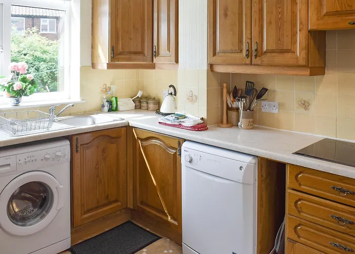 Rose Garth Robin Hood's Bay